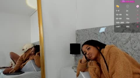 Snapshot of julieta__cooper chatting on 12/16/24, 12:26 Juli online show from 12/16/24, 12:26