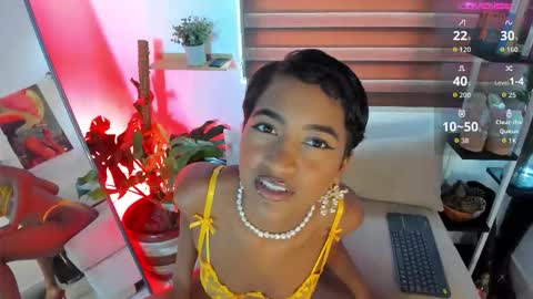 Snapshot of julieta__cooper chatting on 11/24/25, 01:33 Juli online show from 11/24/25, 01:33