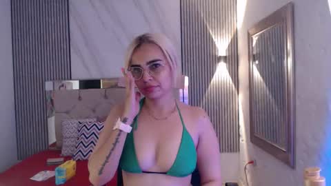 julieta__fox_ online show from 03/16/26, 12:38