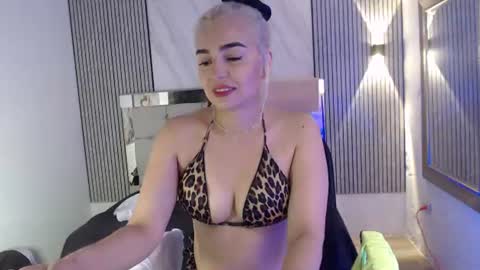 Snapshot of julieta__fox_ chatting on 07/09/26, 03:49 julieta__fox_ online show from 07/09/26, 03:49