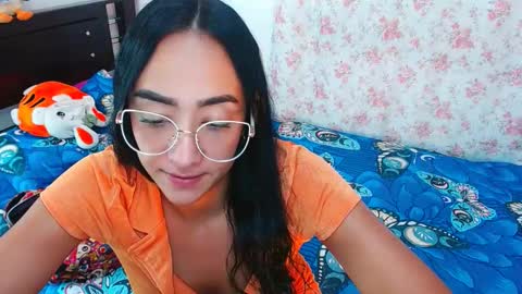 Snapshot of julieta_art1 chatting on 12/04/24, 12:41 julieta art1 online show from 12/04/24, 12:41
