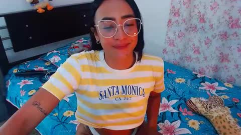 Snapshot of julieta_art1 chatting on 01/23/25, 12:57 julieta art1 online show from 01/23/25, 12:57