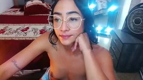 Snapshot of julieta_art1 chatting on 02/19/25, 11:14 julieta art1 online show from 02/19/25, 11:14