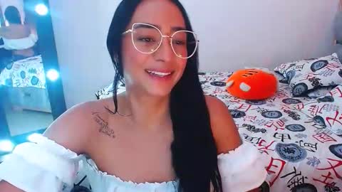 Snapshot of julieta_art1 chatting on 09/28/25, 09:20 julieta art1 online show from 09/28/25, 09:20