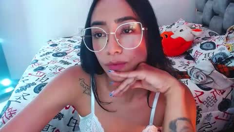 Snapshot of julieta_art1 chatting on 10/17/25, 11:07 julieta art1 online show from 10/17/25, 11:07