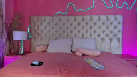 Julieta  online show from 02/25/26, 12:04