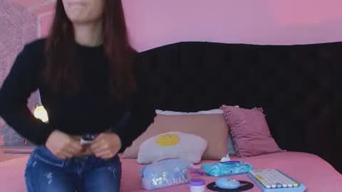 Snapshot of julieta_cortes__ chatting on 06/10/26, 12:04 Julieta online show from 06/10/26, 12:04