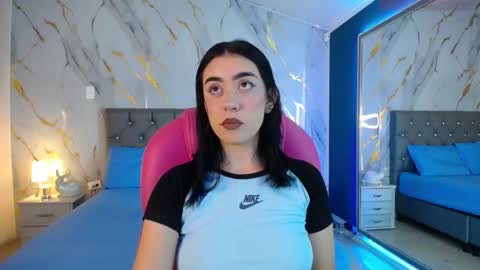 Julieta online show from 03/10/25, 03:34