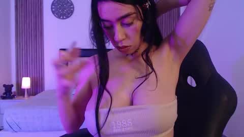 Julieta online show from 12/18/25, 02:06