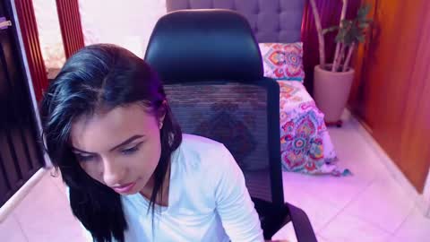 julieta_fn online show from 02/21/25, 06:48