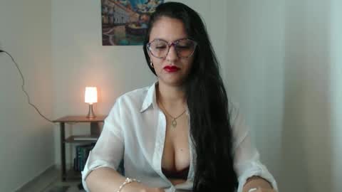 Snapshot of julieta_r0ssi chatting on 12/14/25, 05:46 Julieta r0ssi online show from 12/14/25, 05:46