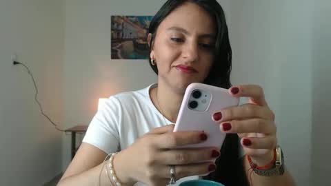 Snapshot of julieta_r0ssi chatting on 12/16/25, 12:54 Julieta r0ssi online show from 12/16/25, 12:54