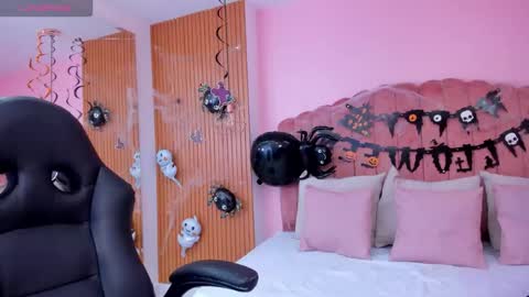     online show from 10/22/25, 09:36