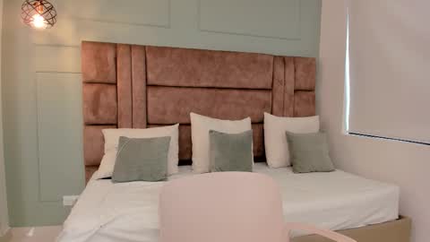     online show from 10/25/25, 08:47