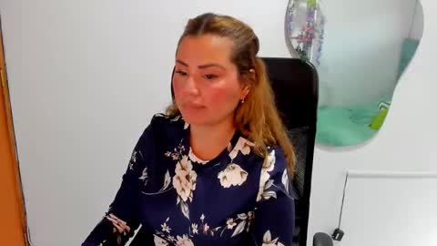 Snapshot of julieta_star69 chatting on 09/09/25, 07:57 julieta_star69 online show from 09/09/25, 07:57