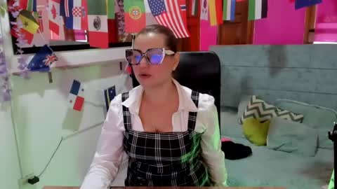 Snapshot of julieta_star69 chatting on 06/16/26, 05:26 julieta_star69 online show from 06/16/26, 05:26