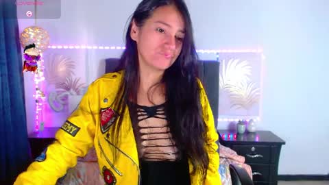 Snapshot of julietacollins06 chatting on 02/18/25, 02:06 julietacollins06 online show from 02/18/25, 02:06