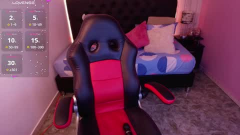 Julieth  online show from 11/18/25, 06:01