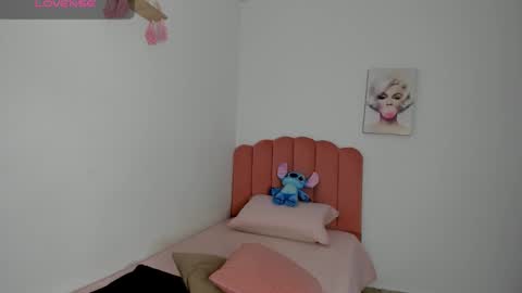 Snapshot of julieth_sanzz chatting on 01/07/26, 01:13 julieth online show from 01/07/26, 01:13