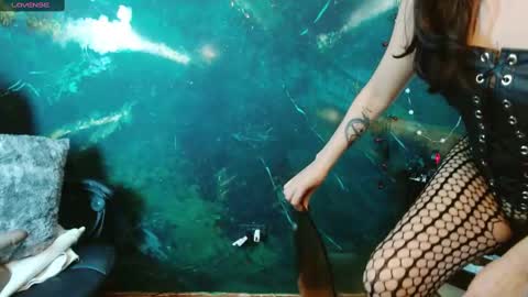 Snapshot of julieth_sex1 chatting on 11/19/25, 05:18 online show from 11/19/25, 05:18