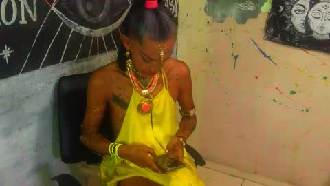 Snapshot of julieth_wolf chatting on 10/26/25, 01:22 Julieth Wolf online show from 10/26/25, 01:22