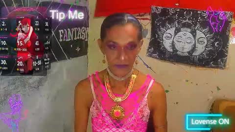 Snapshot of julieth_wolf chatting on 10/30/25, 01:23 Julieth Wolf online show from 10/30/25, 01:23