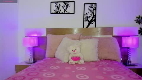 Snapshot of julietha_bianco_ chatting on 10/09/25, 02:04 Julietha online show from 10/09/25, 02:04