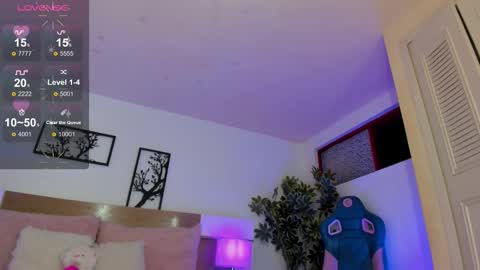 Snapshot of julietha_bianco_ chatting on 10/15/25, 01:44 Julietha online show from 10/15/25, 01:44