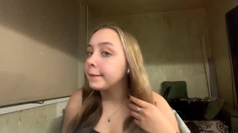 Snapshot of julietmegown chatting on 11/11/25, 05:13 Mia online show from 11/11/25, 05:13