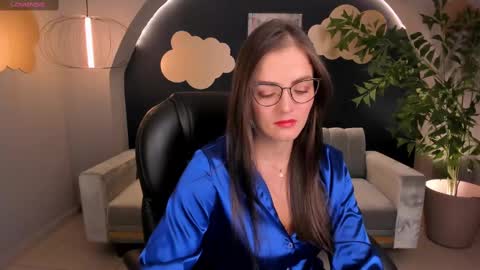 Snapshot of juliettabasset chatting on 02/11/25, 12:27 JULIETTA online show from 02/11/25, 12:27