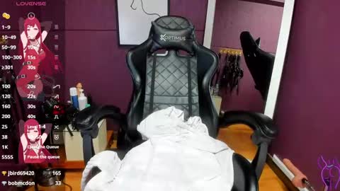 Snapshot of juliettaescobar chatting on 01/05/25, 06:46 online show from 01/05/25, 06:46