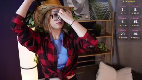 Snapshot of juliettakaniecki chatting on 10/04/25, 03:26 Mia online show from 10/04/25, 03:26