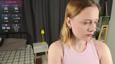 Mia online show from 11/19/25, 03:39