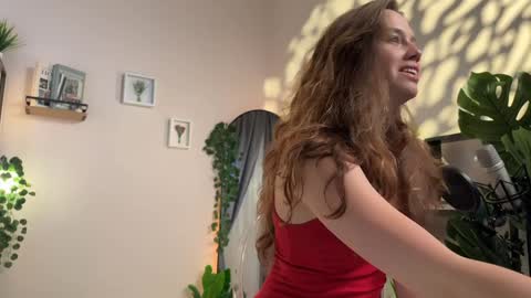 Snapshot of juliette_junson chatting on 01/05/25, 12:31 Julie online show from 01/05/25, 12:31