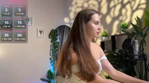 Snapshot of juliette_junson chatting on 10/17/25, 12:41 Julie online show from 10/17/25, 12:41