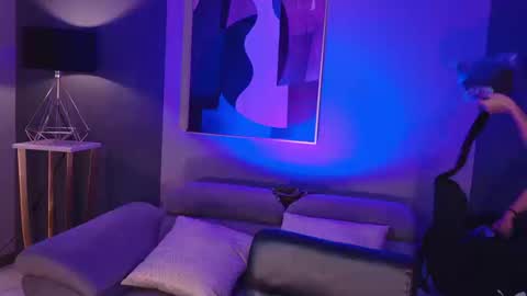 Juliette Moreau online show from 03/12/26, 08:04