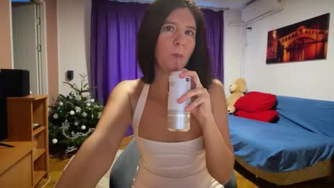 Rose online show from 12/16/25, 11:37