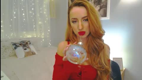 Snapshot of juliettesensual chatting on 12/24/24, 12:44 JulietteSensual online show from 12/24/24, 12:44