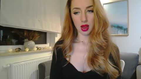 Snapshot of juliettesensual chatting on 02/27/25, 07:04 JulietteSensual online show from 02/27/25, 07:04