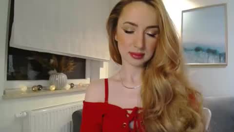 Snapshot of juliettesensual chatting on 03/06/25, 04:28 JulietteSensual online show from 03/06/25, 04:28
