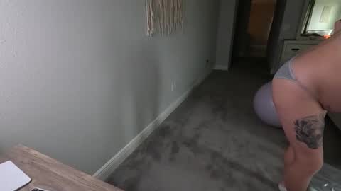 Snapshot of juliewets chatting on 12/11/24, 05:26 Julie online show from 12/11/24, 05:26