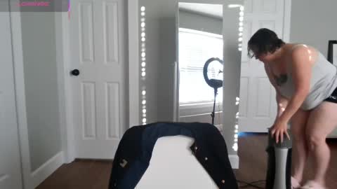 Snapshot of julimonroe chatting on 05/23/26, 12:31 Juli Monroe online show from 05/23/26, 12:31
