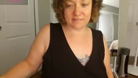 Snapshot of julimonroe chatting on 06/13/26, 03:59 Juli Monroe online show from 06/13/26, 03:59