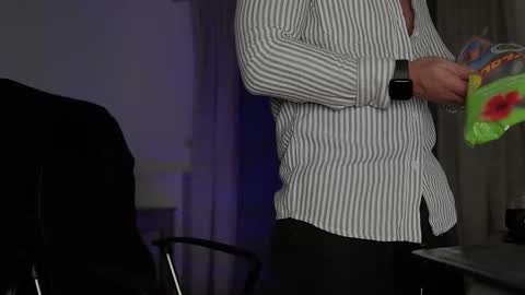 JULiUS   online show from 09/10/25, 05:57