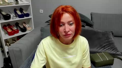 jullia_moor online show from 06/19/26, 10:57