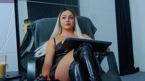 Julia online show from 10/17/25, 02:08