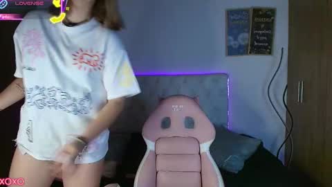 jullianapriv_ online show from 09/15/25, 02:06