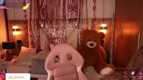 jullianapriv_ online show from 02/18/26, 02:02