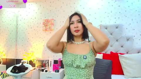 Snapshot of jullietareyes chatting on 05/08/26, 12:10 Julieta Reyes online show from 05/08/26, 12:10
