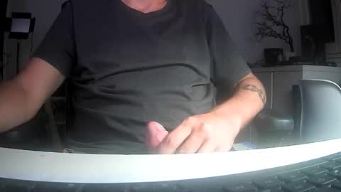 Snapshot of julpo77 chatting on 02/13/26, 04:52 julpo77 online show from 02/13/26, 04:52